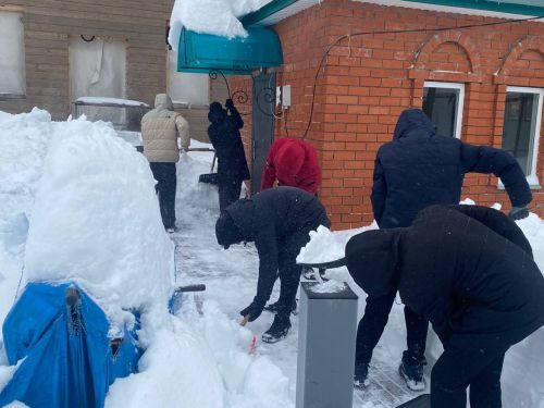 Зәйнең  «Форпост» һәм «Яшь гвардия» активистлары Югары Баграж чиркәве биләмәсен кардан чистарттылар