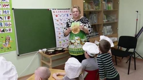 Блины дружбы: как в детском саду «Зернышко» объединили семь национальностей за одним столом