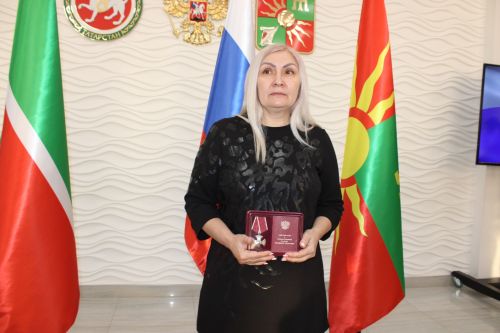 Зәйдә махсус хәрби операциядә һәлак булган геройларның гаиләләренә дәүләт бүләкләре тапшырылды