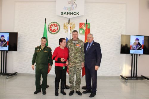 Зәйдә махсус хәрби операциядә һәлак булган геройларның гаиләләренә дәүләт бүләкләре тапшырылды