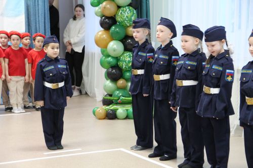 В детском саду «Василек» прошел смотр строя и песни, посвященный Дню защитника Отечества