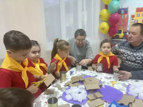 В «Лесной сказке» Заинска прошёл мастер-класс по окопным свечам