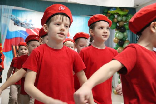 В детском саду «Василек» прошел смотр строя и песни, посвященный Дню защитника Отечества