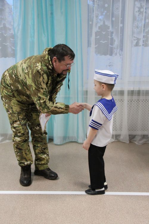В детском саду «Василек» прошел смотр строя и песни, посвященный Дню защитника Отечества