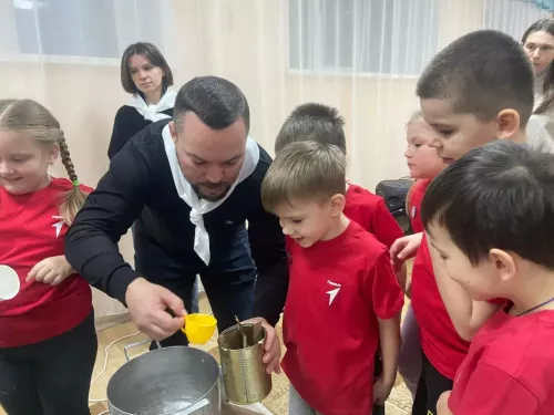 В «Лесной сказке» Заинска прошёл мастер-класс по окопным свечам