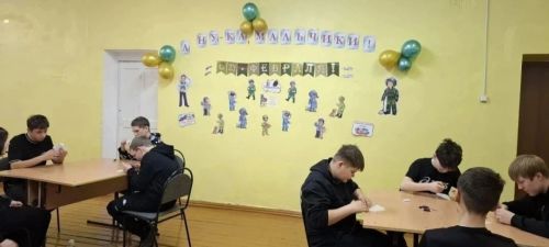 «А ну-ка, мальчики!»: будущие защитники померились силами в школьном турнире
