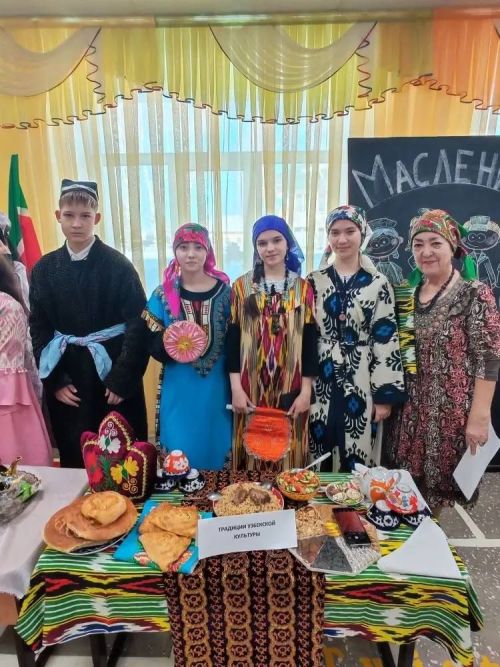 В Заинской школе №1 прошел яркий фестиваль народов России