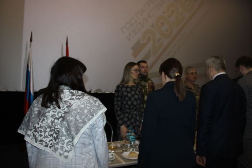 Зәйдә хәрбиләр белән очрашуда махсус хәрби операция ветеранына медаль тапшырылды