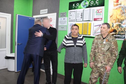 Зәйдә хәрбиләр белән очрашуда махсус хәрби операция ветеранына медаль тапшырылды