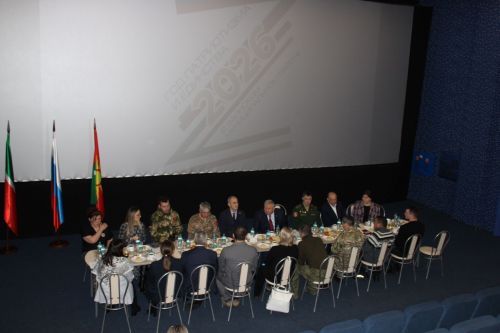 Зәйдә хәрбиләр белән очрашуда махсус хәрби операция ветеранына медаль тапшырылды