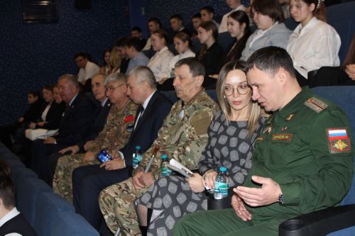 ЗА МУЖЕСТВО И ОТВАГУ: В ЗАИНСКЕ ЧЕСТВОВАЛИ ГЕРОЕВ СПЕЦОПЕРАЦИИ