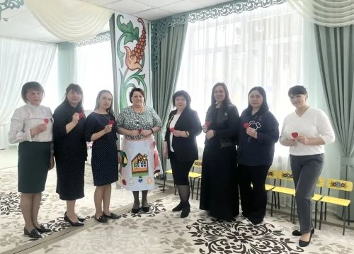 Зәйдә тәрбияче-педагоглар татар телен популярлаштыру турында фикерләште
