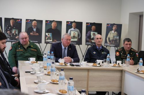 Зәйдә хәрбиләр белән очрашуда  медальләр тапшырылды