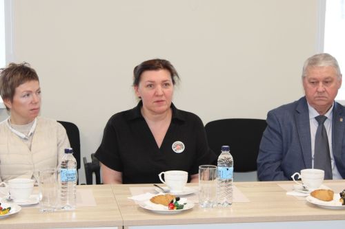 Зәйдә хәрбиләр белән очрашуда  медальләр тапшырылды
