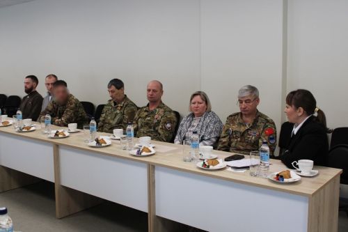 Зәйдә хәрбиләр белән очрашуда  медальләр тапшырылды