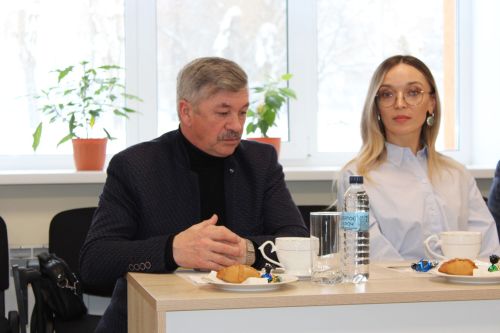 Зәйдә хәрбиләр белән очрашуда  медальләр тапшырылды