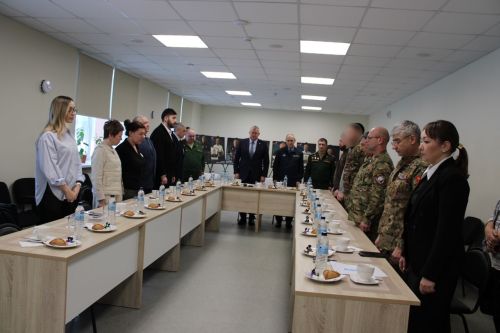 Зәйдә хәрбиләр белән очрашуда  медальләр тапшырылды