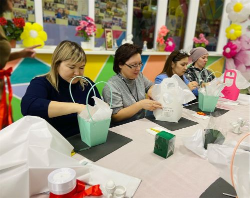 В молодежном центре Старого Заинска прошел мастер-класс по флористике