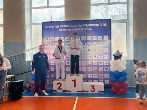 Спортивная неделя в Заинске: победы футболистов, лыжников и борцов района