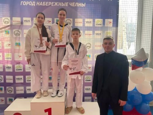 Спортивная неделя в Заинске: победы футболистов, лыжников и борцов района