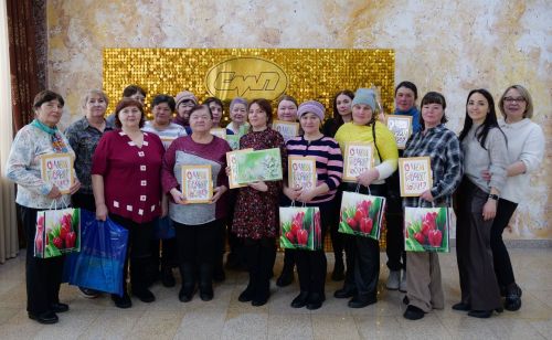 Рияз Комаров организовал праздничную встречу для мам участников СВО и волонтеров Заинского района