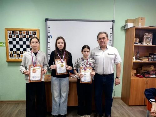 Безнең Кира – шахмат остасы