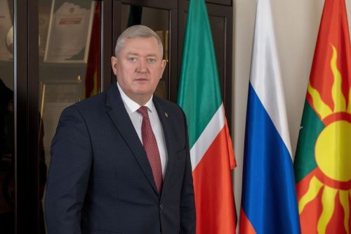 Район башлыгы Ураза гаете белән тәбрикли