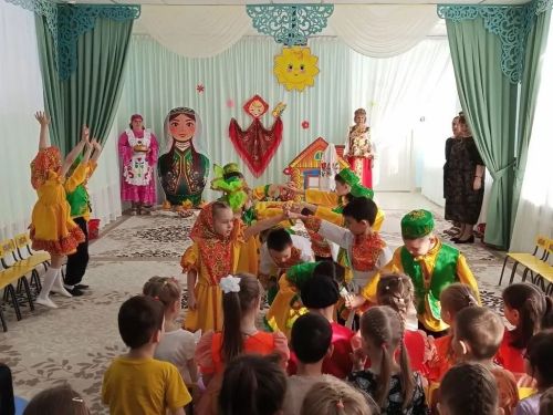 Заинские дошколята из «Светлячка» отметили весенний праздник Навруз