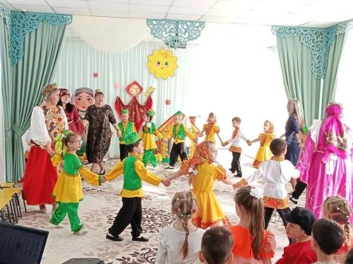 Заинские дошколята из «Светлячка» отметили весенний праздник Навруз
