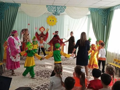 Заинские дошколята из «Светлячка» отметили весенний праздник Навруз