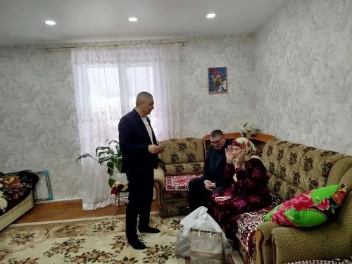 Зичәбаш авылында яшәүче җырга-моңга гашыйк Раиса әбине 96 яше белән котладылар
