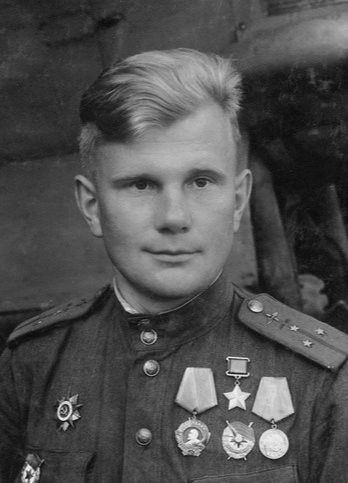 Якташыбыз, Советлар Союзы  Герое Николай Майков: очучы батырлыгы