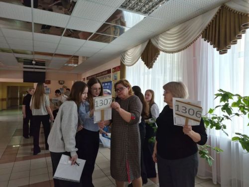 В Заинске прошла акция «Сдаем вместе»: родители написали пробный ЕГЭ