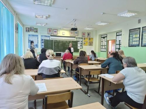 В Заинске прошла акция «Сдаем вместе»: родители написали пробный ЕГЭ