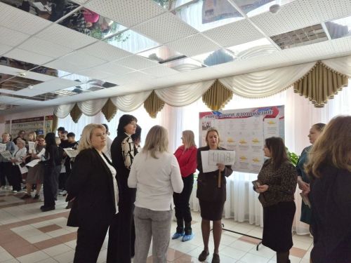 В Заинске прошла акция «Сдаем вместе»: родители написали пробный ЕГЭ