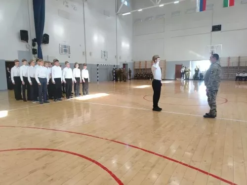 В Заинске прошел муниципальный конкурс смотра строя и песни среди школьников