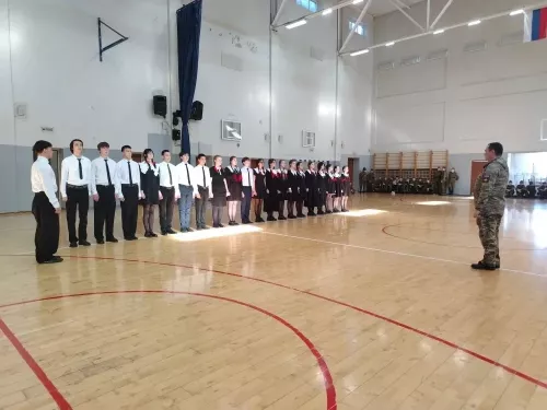 В Заинске прошел муниципальный конкурс смотра строя и песни среди школьников