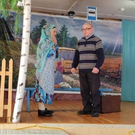 Кәрәкәс үзешчәннәре сәхнә тотты