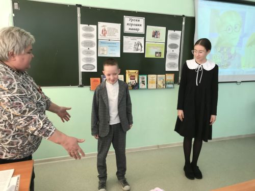 Школьникам Заинска рассказали об этикете на уроке хороших манер