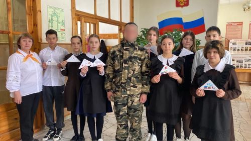 Бигеш мәктәбендә махсус хәрби операциядә катнашучы белән очрашу үтте