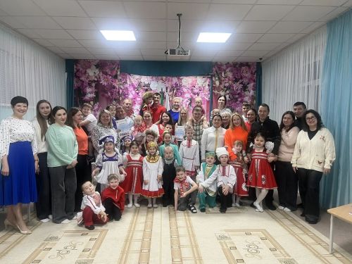 В детском саду «Василек» Заинска прошло семейное путешествие «В слове «МЫ» сто тысяч «Я»»