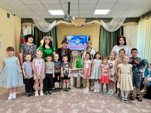 Зәйнең “Алтынчәч” бакчасында балаларны карга боткасы белән сыйладылар