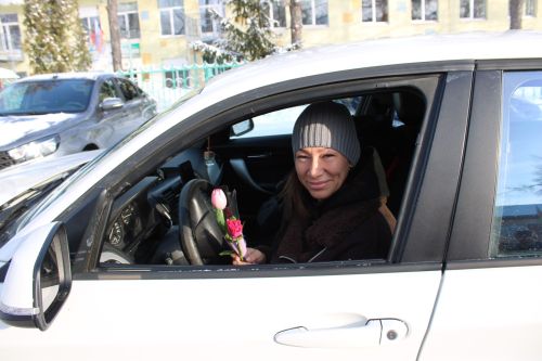 Зәйдә автоледилар чәчкәләр ала