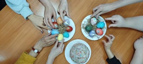 Зәйдә социаль хезмәт алучылары өчен йомырка буяу буенча мастер-класс үткәрелде