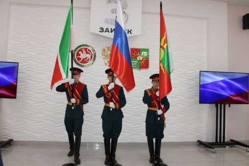 В Заинске вручили государственные награды семьям героев, погибших в ходе специальной военной операции