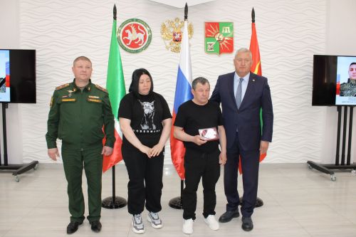 Зәйдә махсус хәрби операциядә һәлак булган геройларның гаиләләренә дәүләт бүләкләре тапшырылды