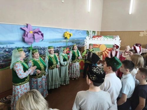 Район мәдәният йортында укучылар өчен татар мәдәнияте көне узды