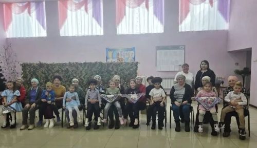 Дошколята из Кадырово попробовали плести масксети и узнали больше о военной службе