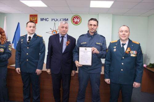В Заинске пожарных поздравили с профессиональным праздником