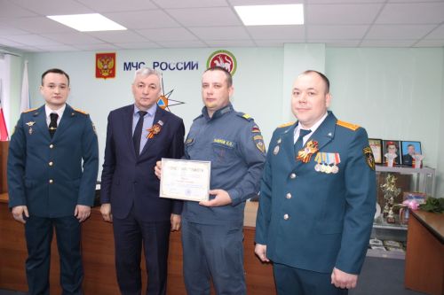 В Заинске пожарных поздравили с профессиональным праздником